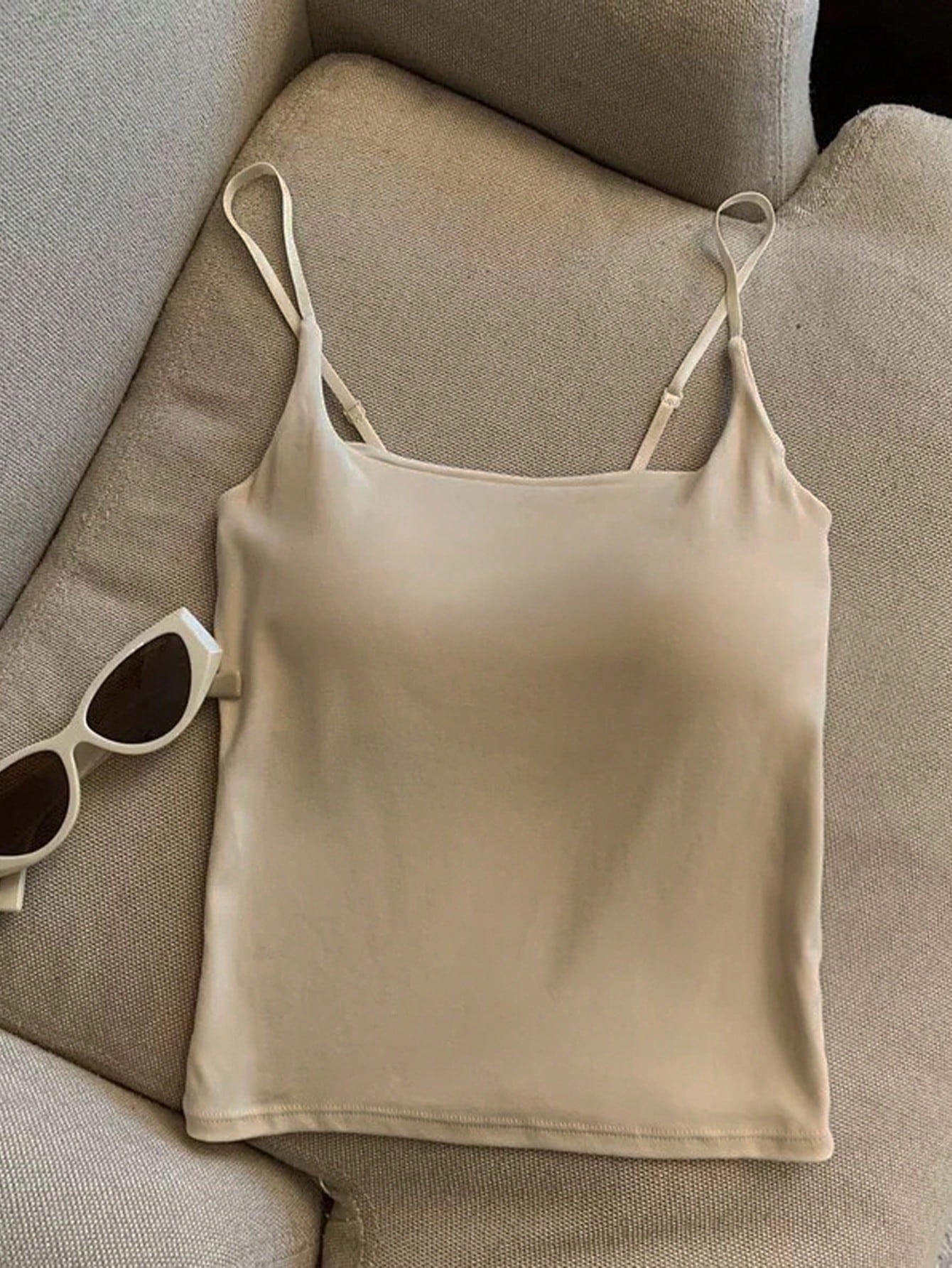 Blusa Regata Poliamida Alça Fina Regulável Gola Redonda Com bojo Basica Liso Tecido nada transparente