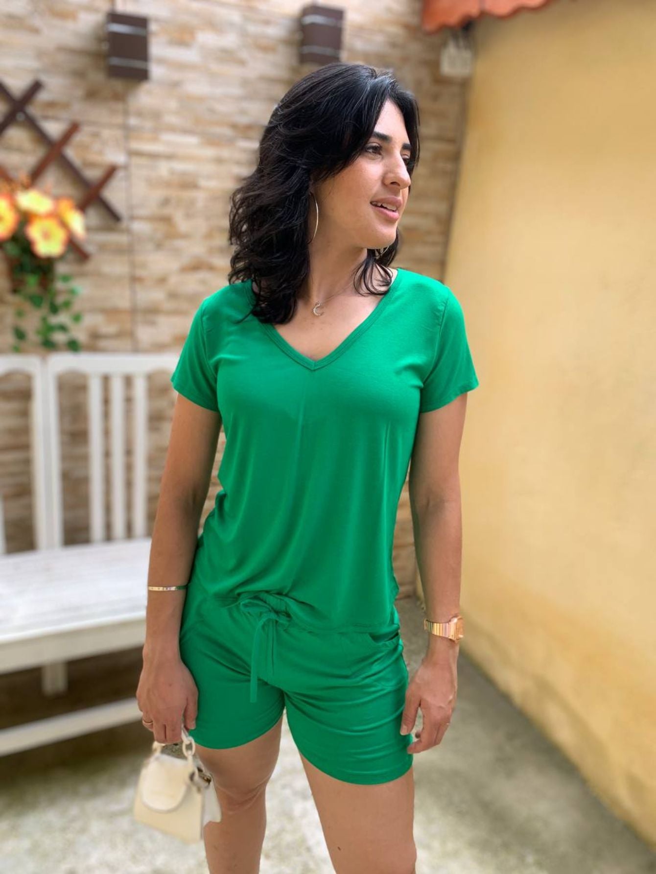 Blusa Feminina Gola V Manga Curta Básica T-shirt