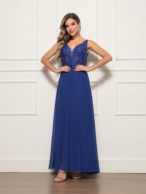 Vestido de festa com bordado acima da cintura