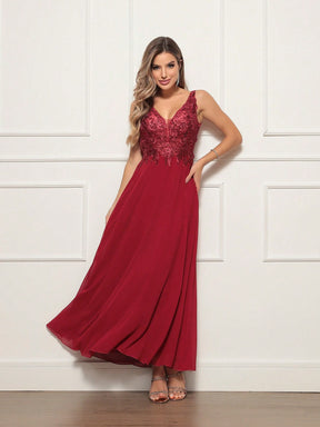 Vestido de festa com bordado acima da cintura