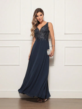 Vestido de festa com bordado acima da cintura