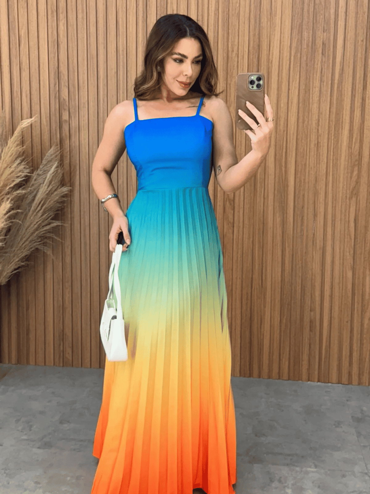 Vestido Longo Plissado Dregradê Decote Reto