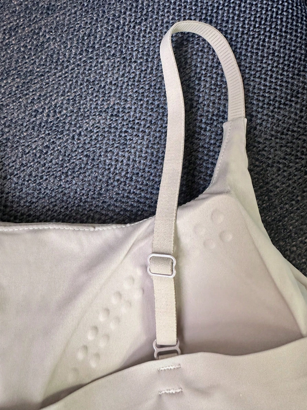 Blusa Regata Poliamida Alça Fina Regulável Gola Redonda Com bojo Basica Liso Tecido nada transparente